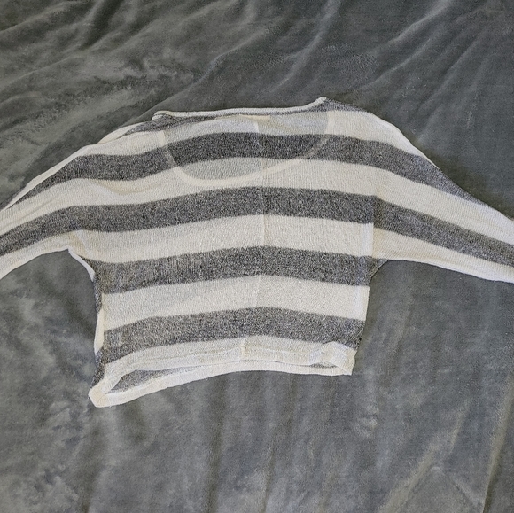 Crop top stripped top - Picture 2 of 2